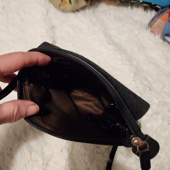 ili Soft Black Leather Purse With Tooled Design and Raw cut Rawhide Flap, Adjust - Picture 8 of 11